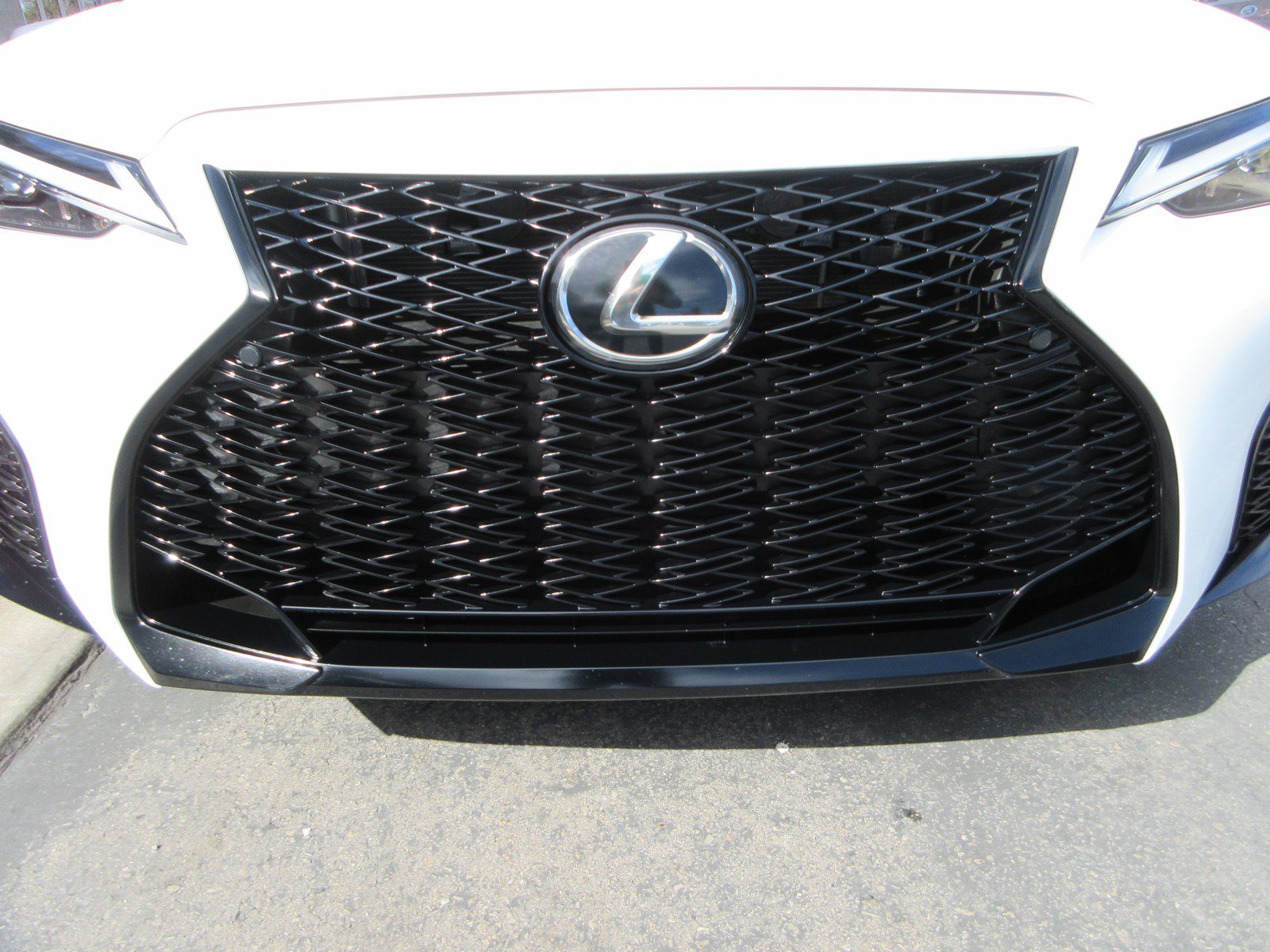 Used 2025 Lexus IS 500 RWD image 16