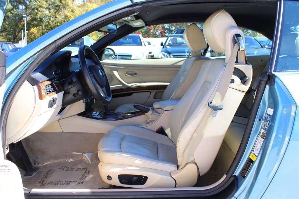 Used 2008 BMW 335i Convertible image 19