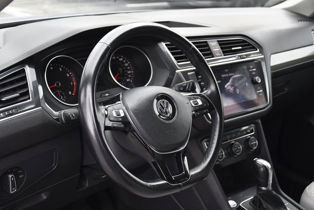 Used 2018 Volkswagen Tiguan SE FWD image 19