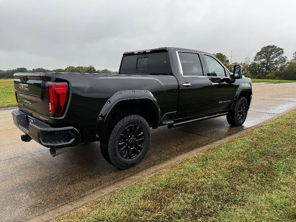 Used 2021 GMC Sierra 2500 Denali w/ Denali Black Diamond Edition image 6