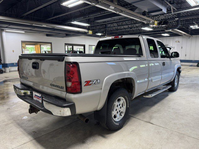 Used 2004 Chevrolet Silverado 1500 4x4 Extended Cab w/ Light Duty Power Package image 4