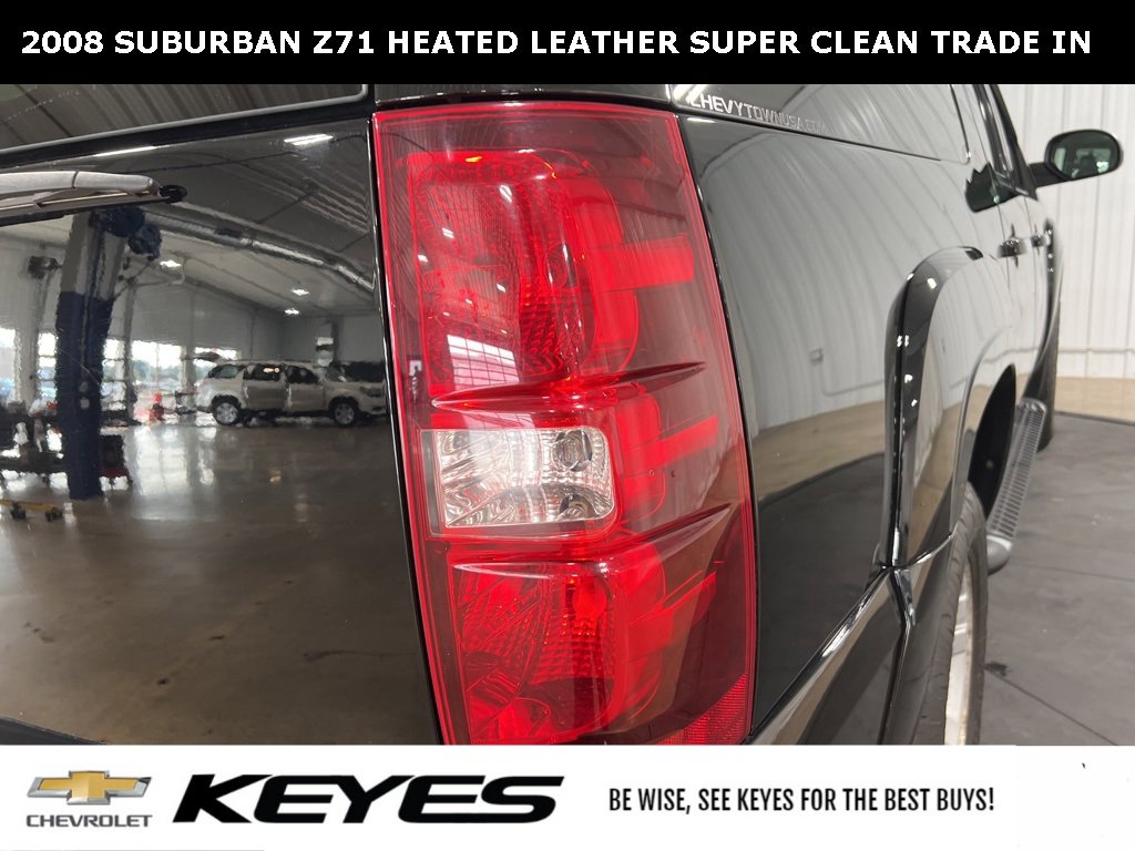 Used 2008 Chevrolet Suburban LT image 16
