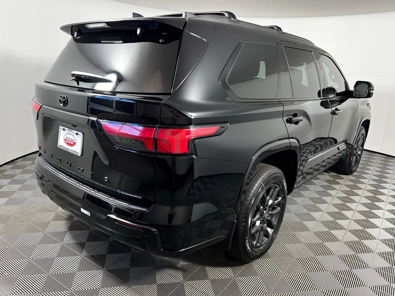 New 2026 Toyota Sequoia Platinum AWD/4WD image 5