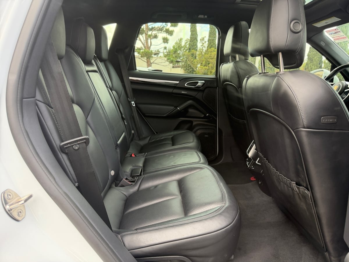 Used 2016 Porsche Cayenne S AWD/4WD image 20