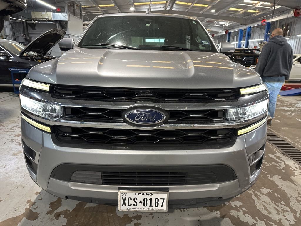 Used 2023 Ford Expedition Limited image 8