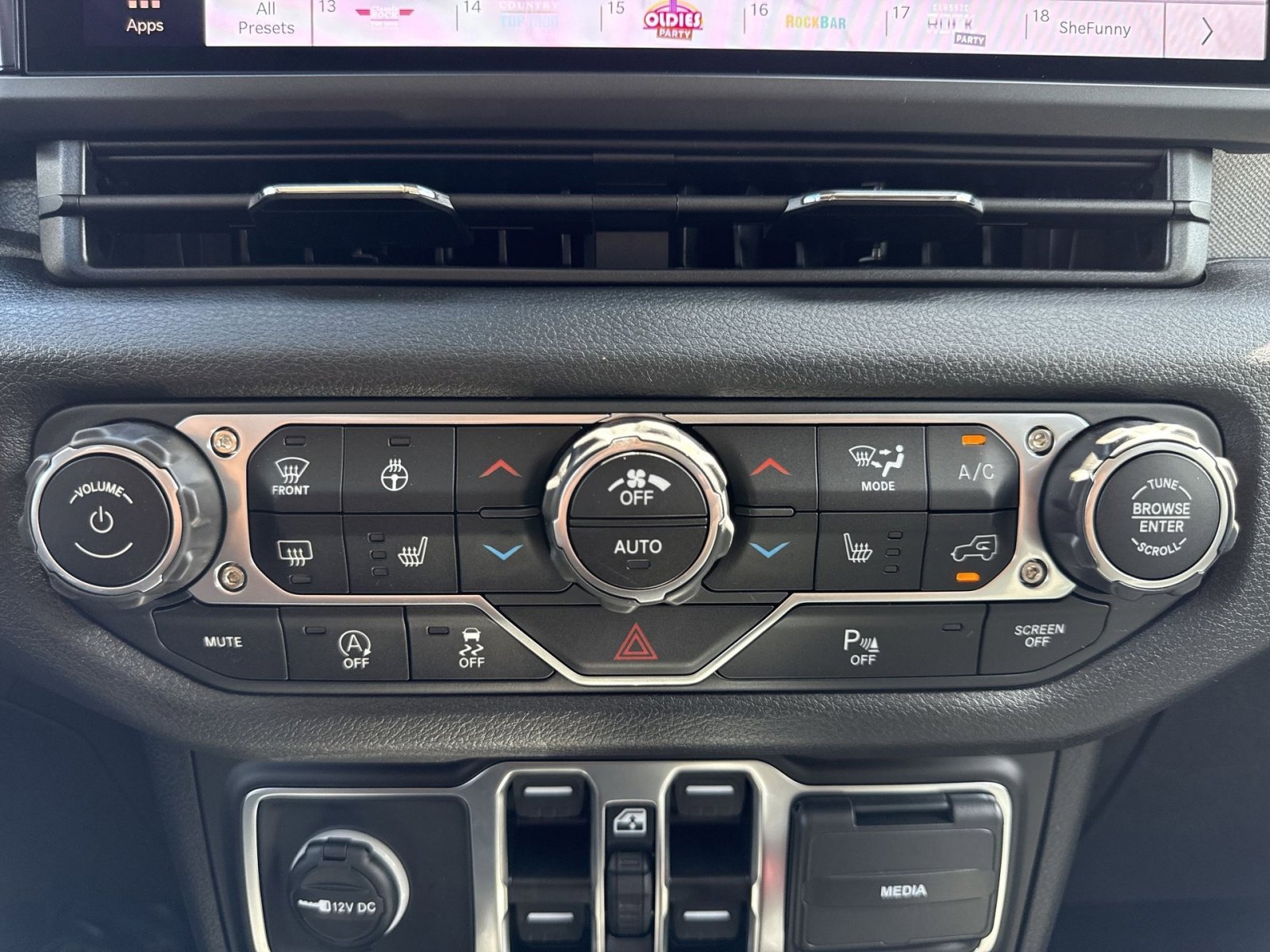 New 2025 Jeep Wrangler Sport S image 21