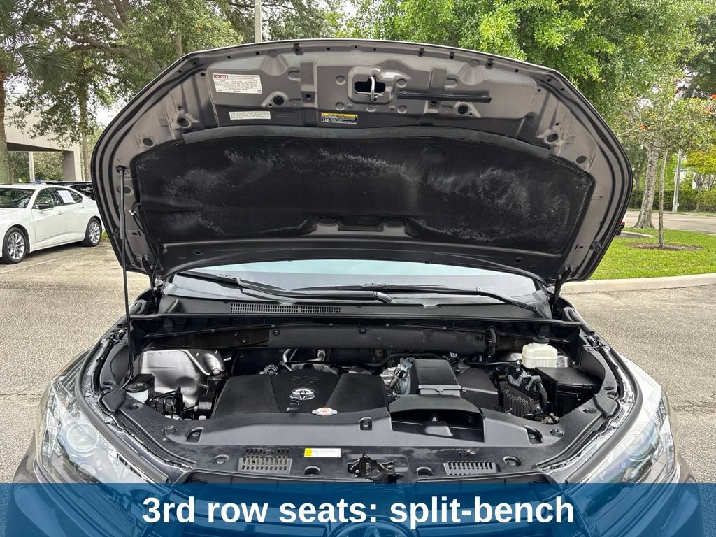Used 2019 Toyota Highlander SE AWD/4WD image 12