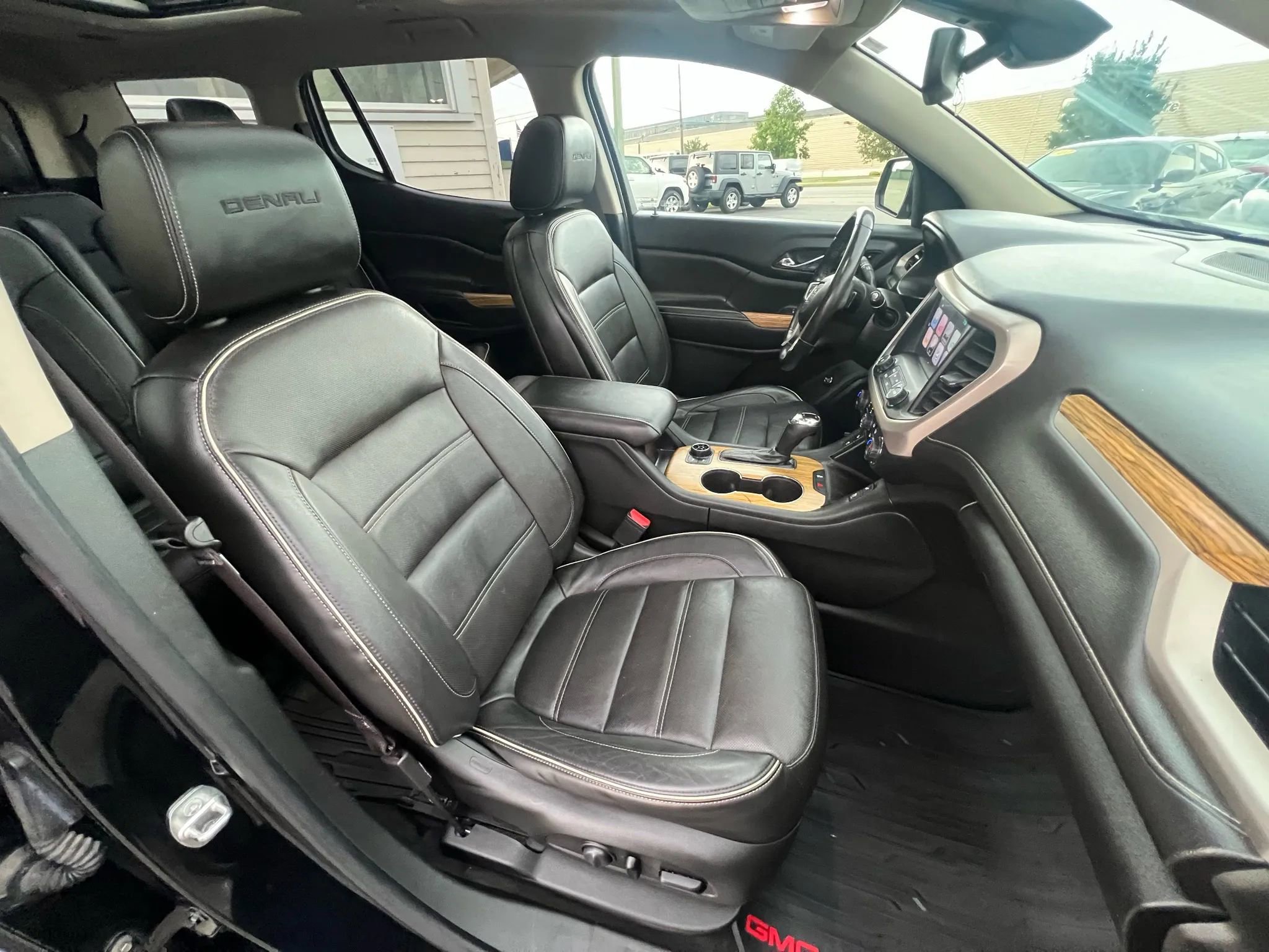 Used 2017 GMC Acadia Denali image 35