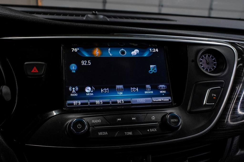 Used 2017 Buick Envision Essence FWD image 33