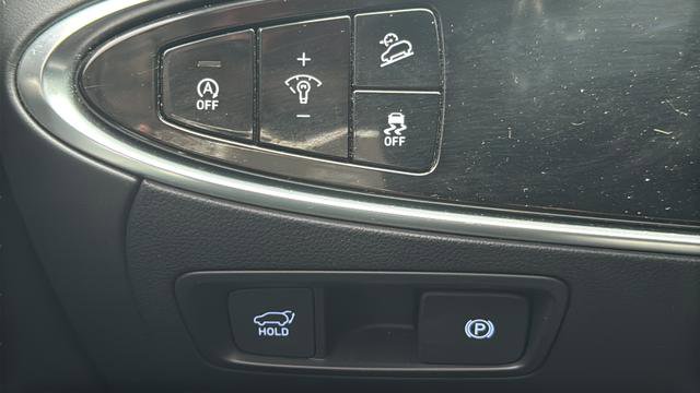 Used 2022 Genesis GV70 2.5T AWD/4WD image 12