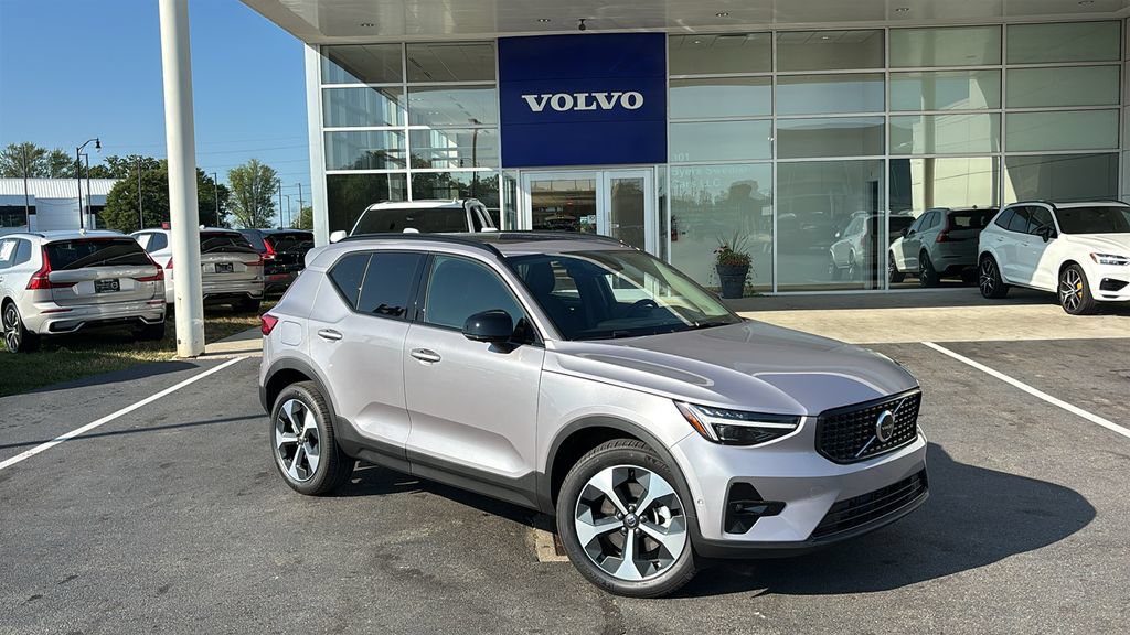 New 2026 Volvo XC40 B5 Plus w/ Protection Package Premier AWD/4WD image 2