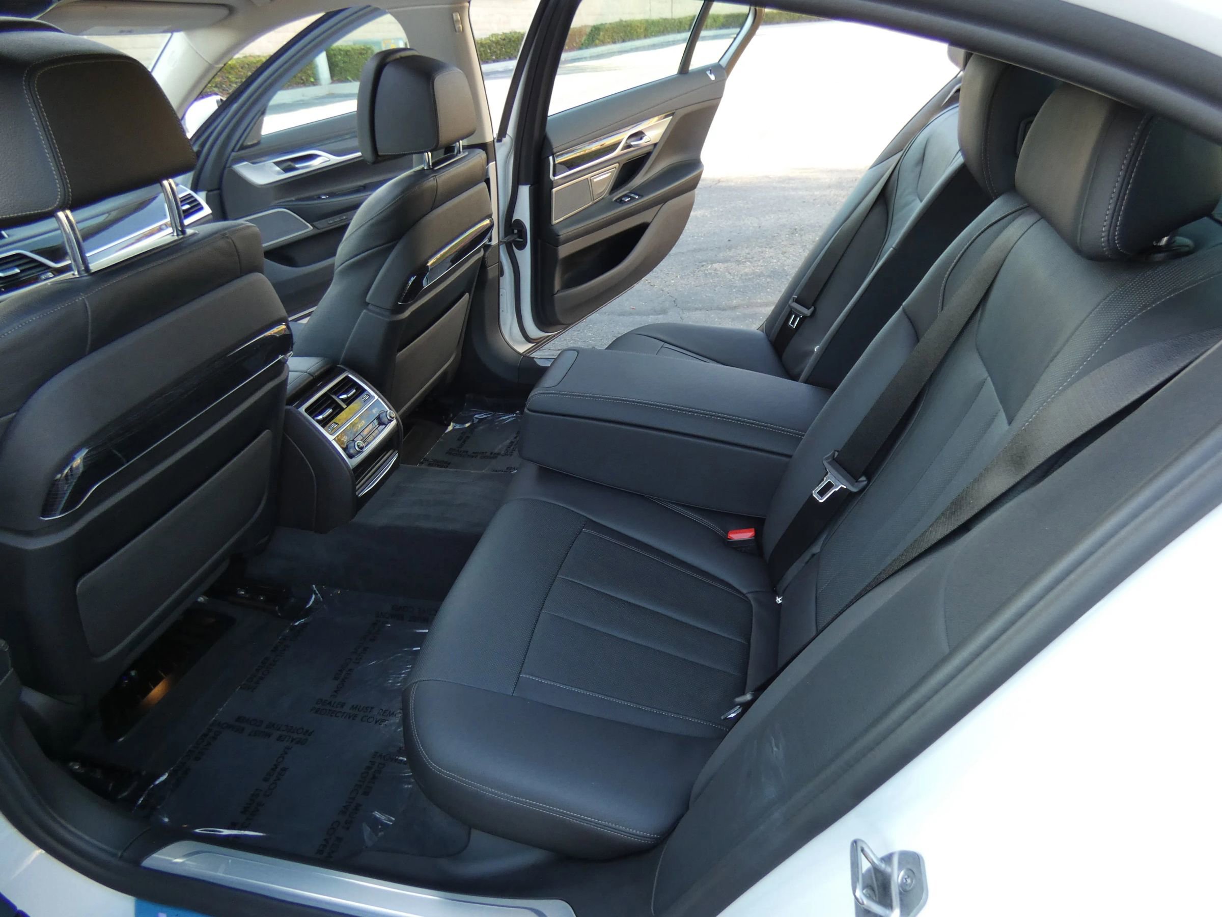 Used 2022 BMW 745e xDrive image 46