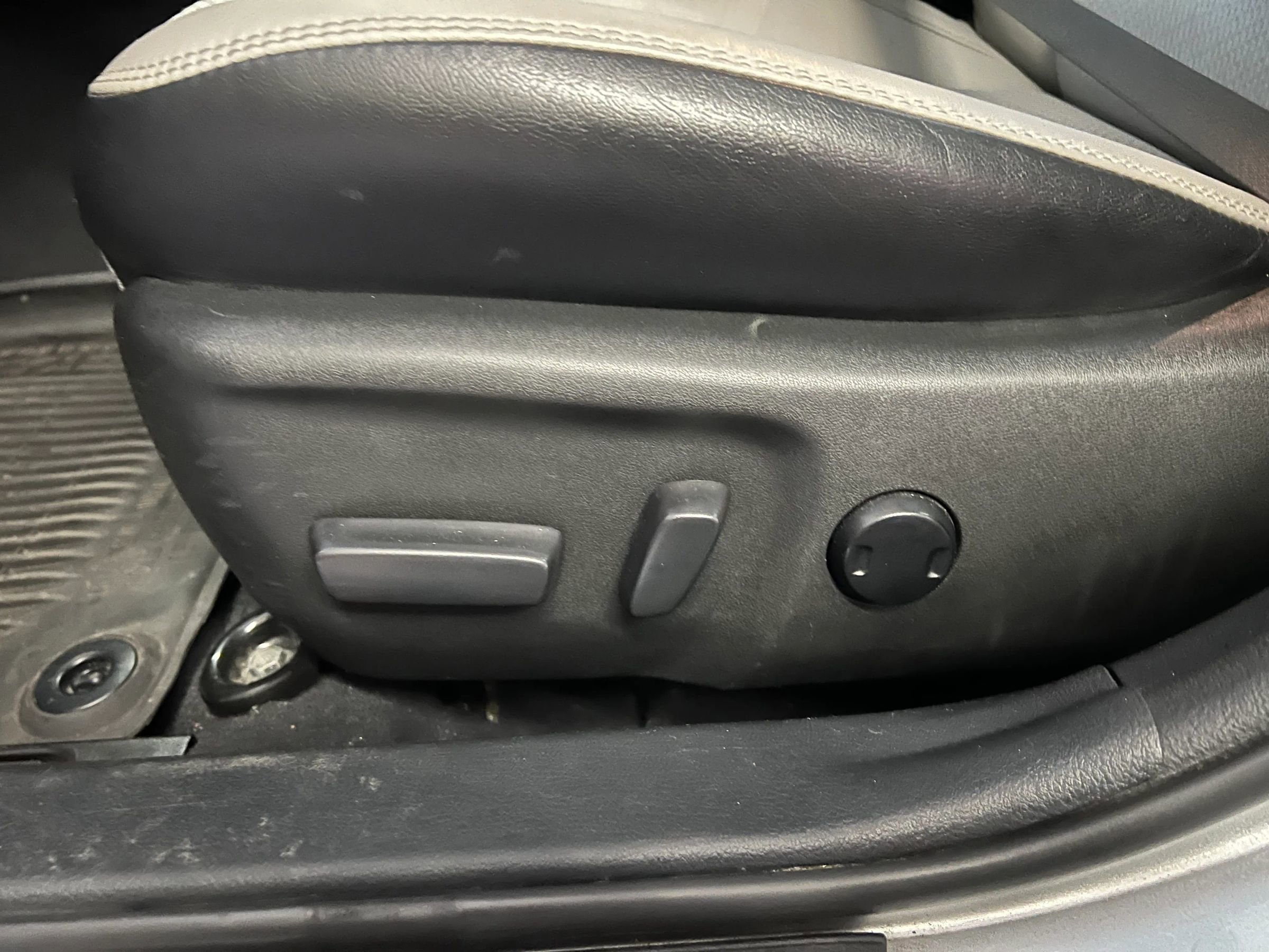 Used 2017 Toyota Camry SE FWD image 10