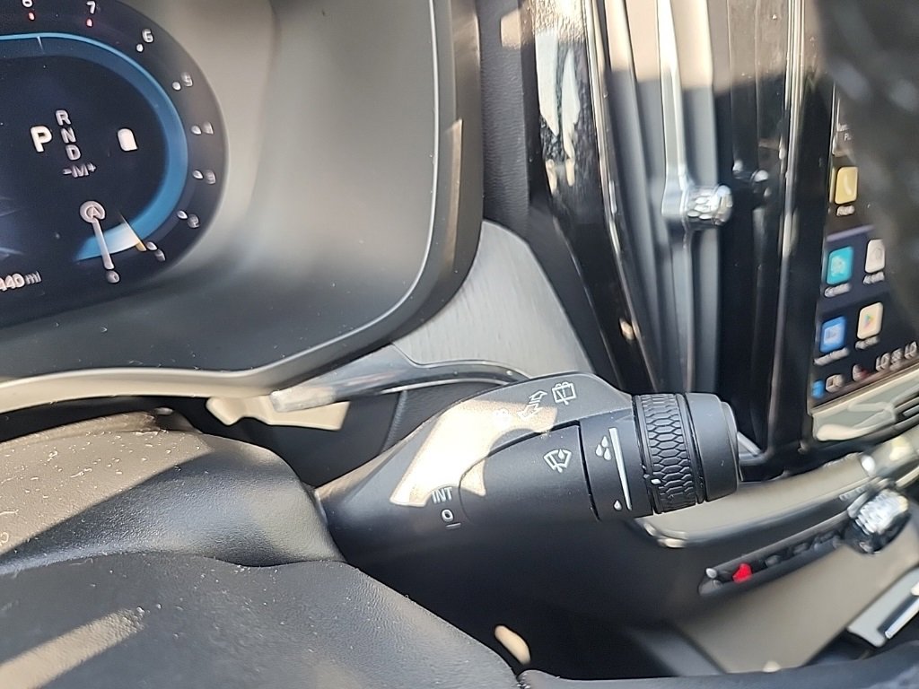 Certified 2025 Volvo XC60 B5 Plus image 26