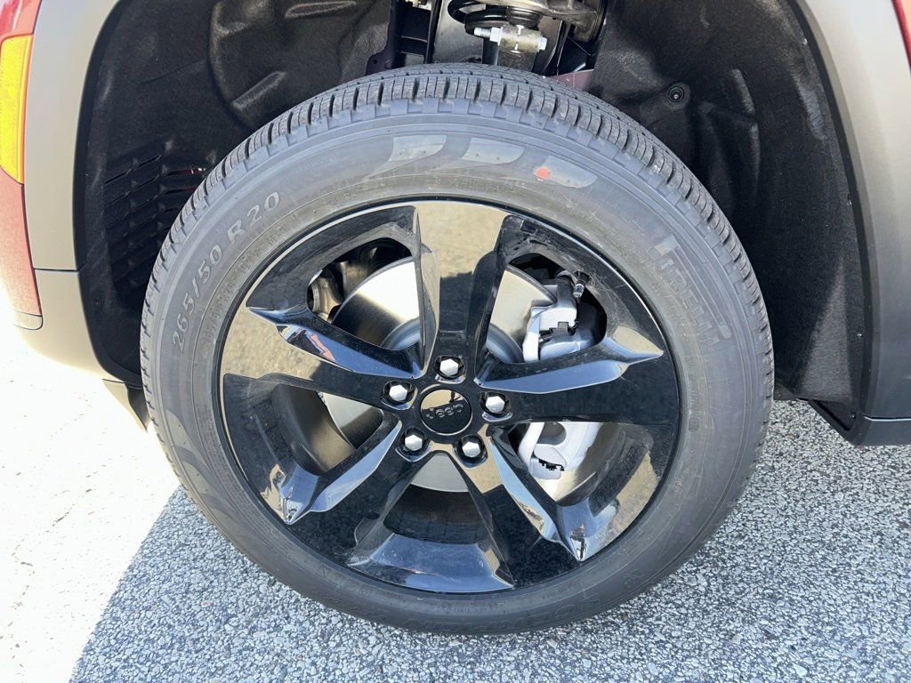 New 2025 Jeep Grand Cherokee L Limited w/ Black Appearance Package image 34