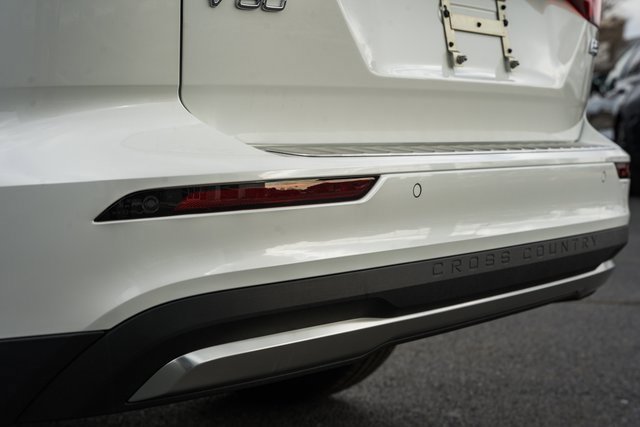 New 2026 Volvo V60 B5 Cross Country Plus w/ Protection Package Premier image 8