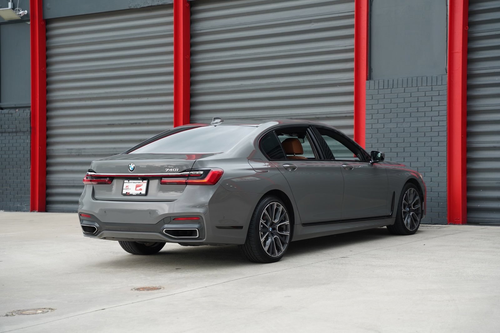 Used 2022 BMW 740i w/ M Sport Package RWD image 12