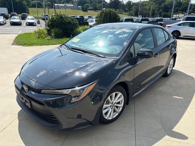 Used 2025 Toyota Corolla LE FWD image 3