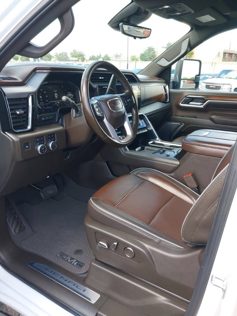 Used 2025 GMC Sierra 3500 Denali w/ Denali Reserve Package AWD/4WD image 14