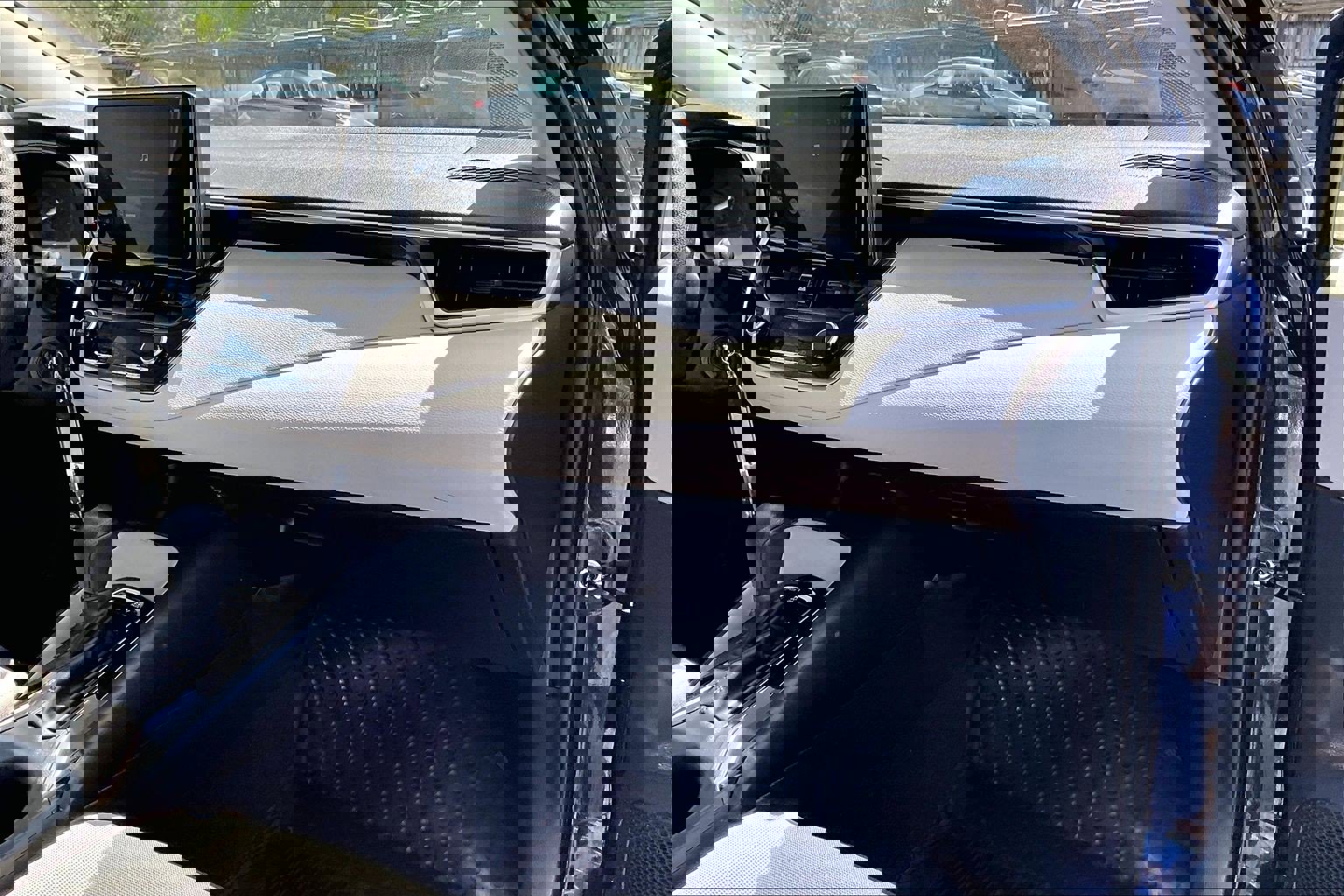 Used 2025 Toyota Corolla LE image 15