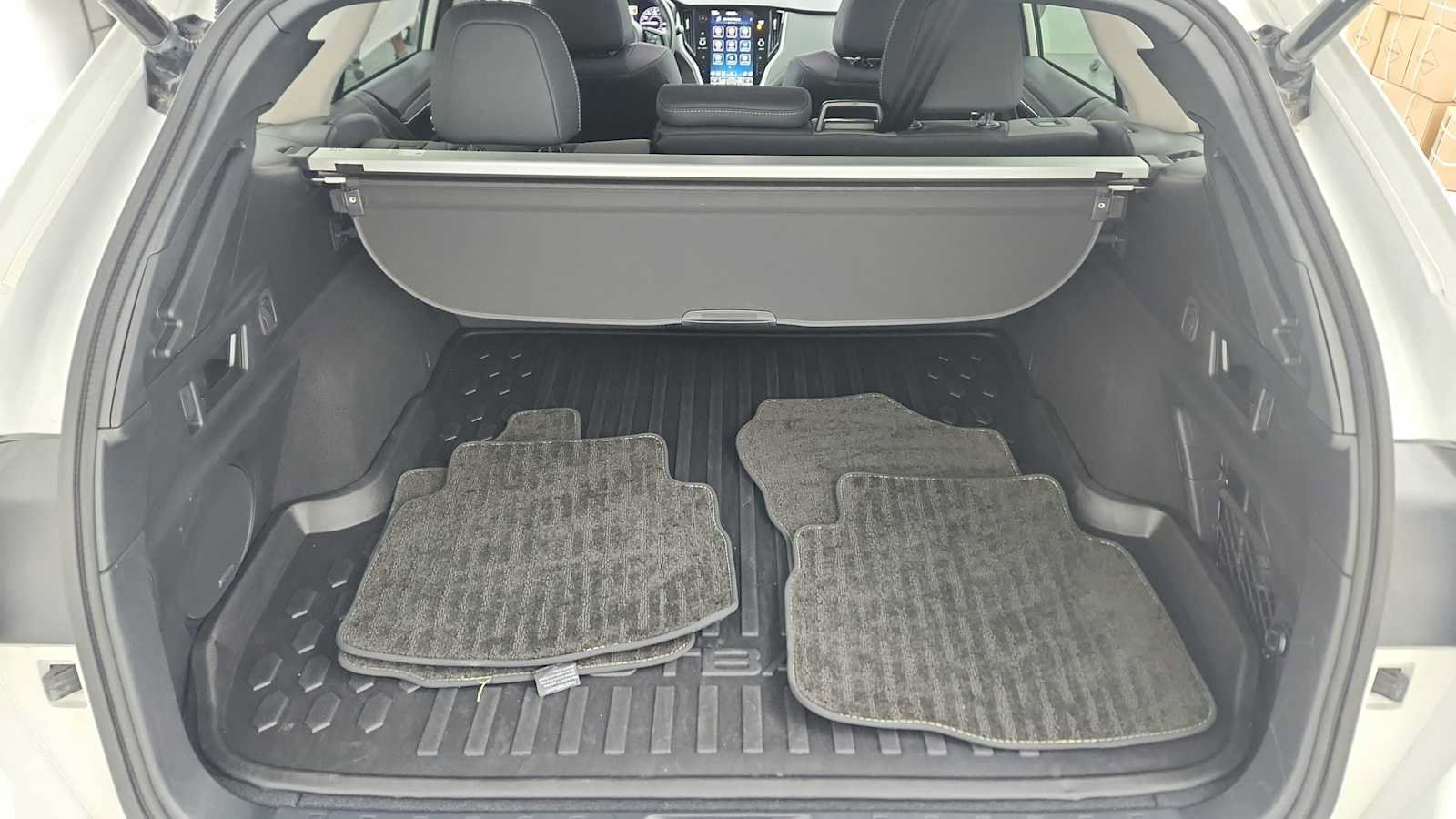Certified 2025 Subaru Outback Onyx Edition AWD/4WD image 40
