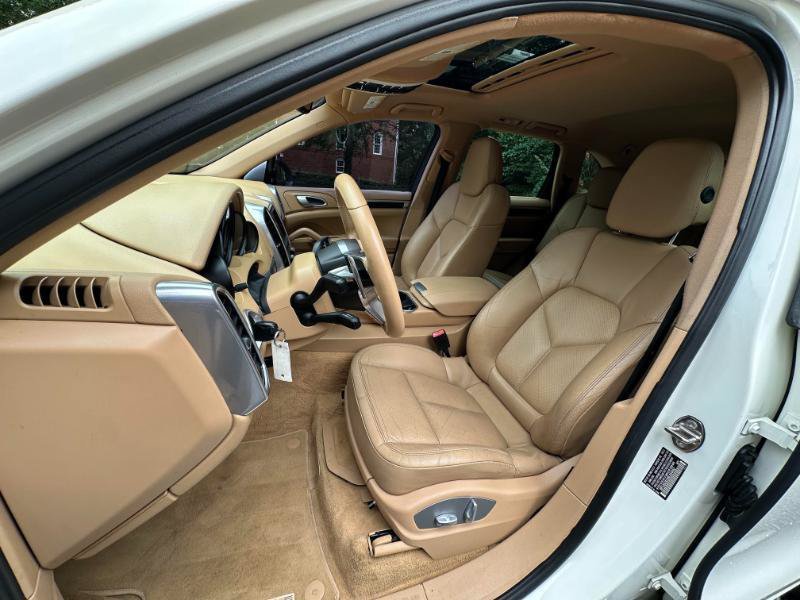 Used 2011 Porsche Cayenne S AWD/4WD image 23