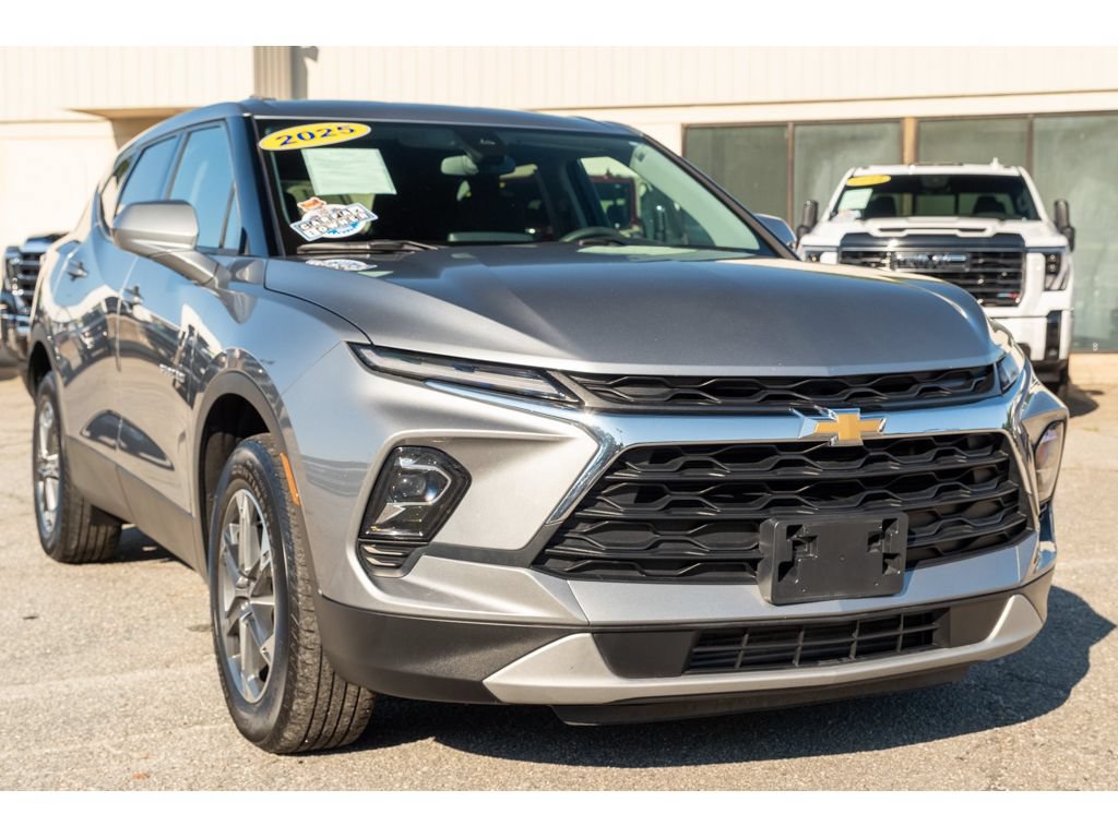 Used 2025 Chevrolet Blazer LT AWD/4WD image 37