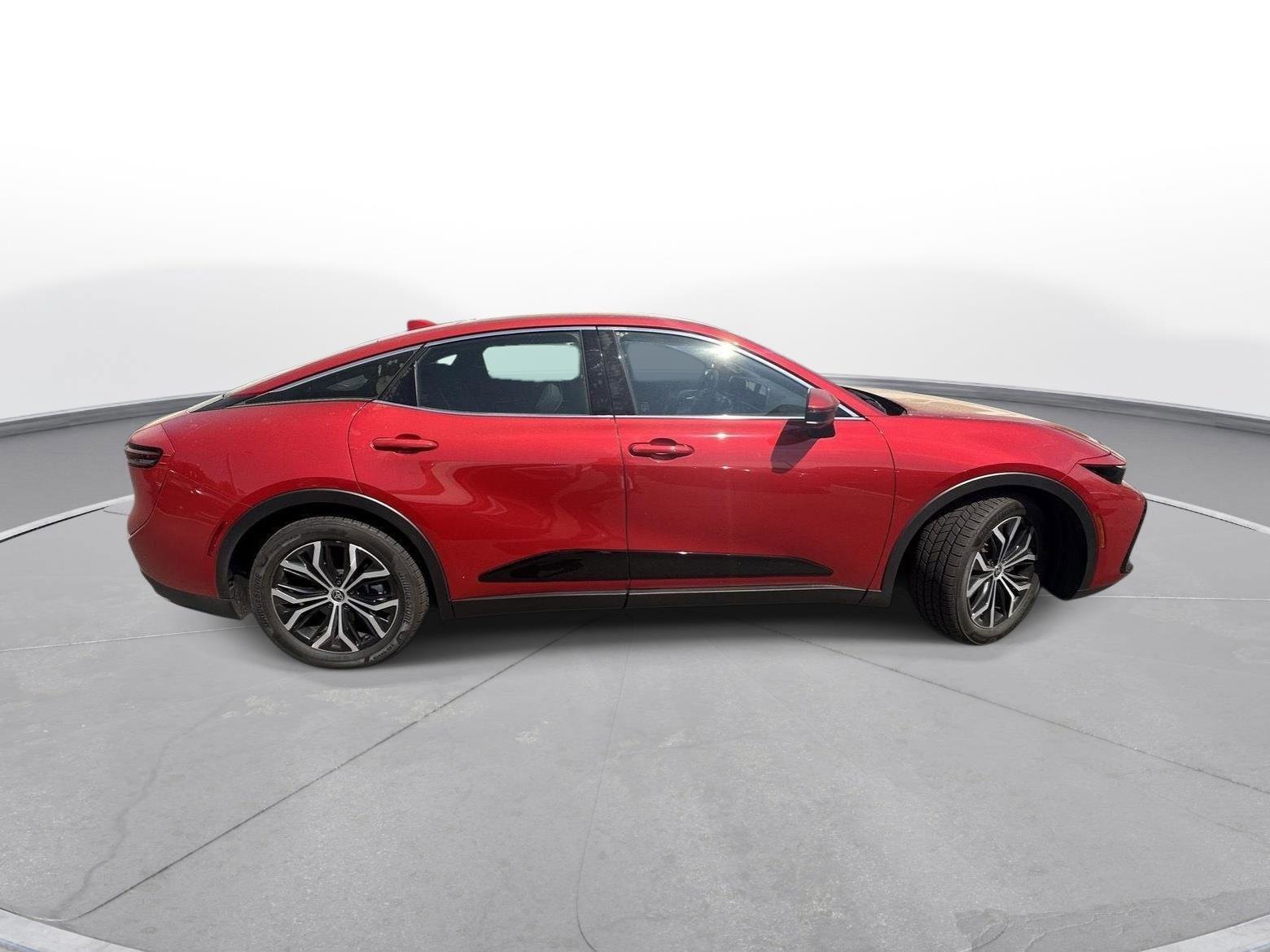 Certified 2023 Toyota Crown Limited image 5