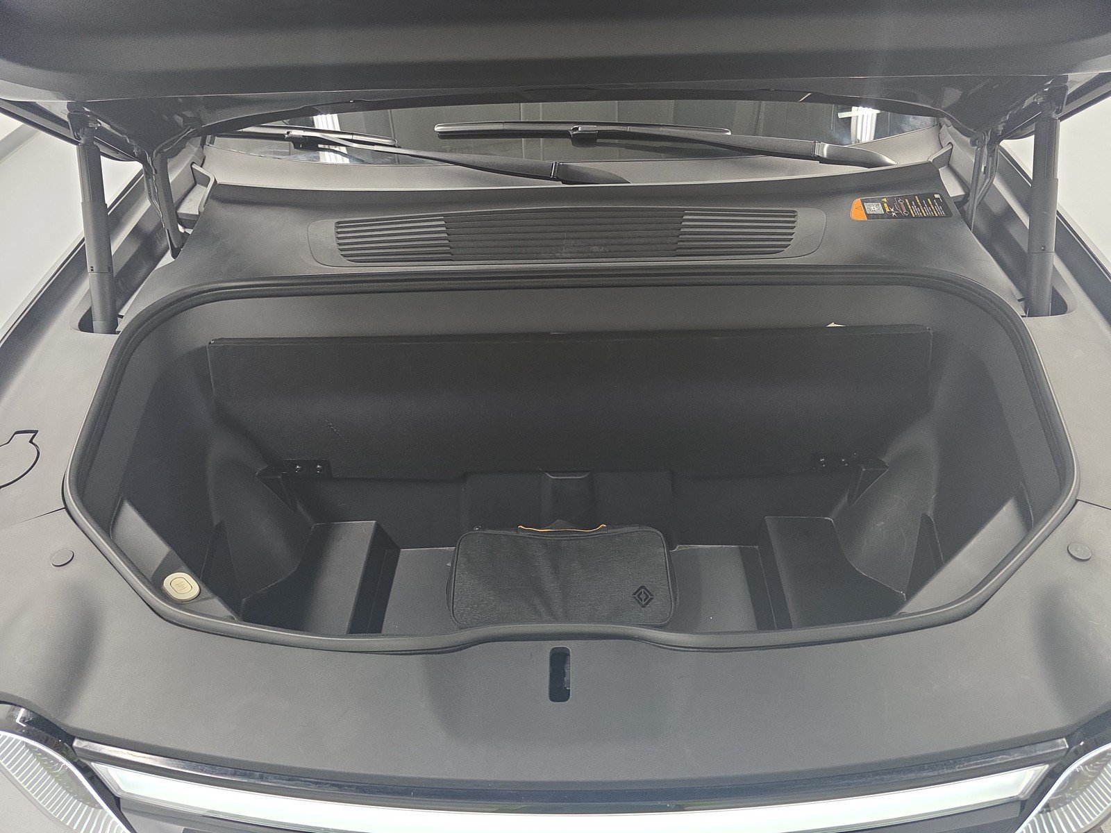 Used 2022 Rivian R1T Adventure AWD/4WD image 14