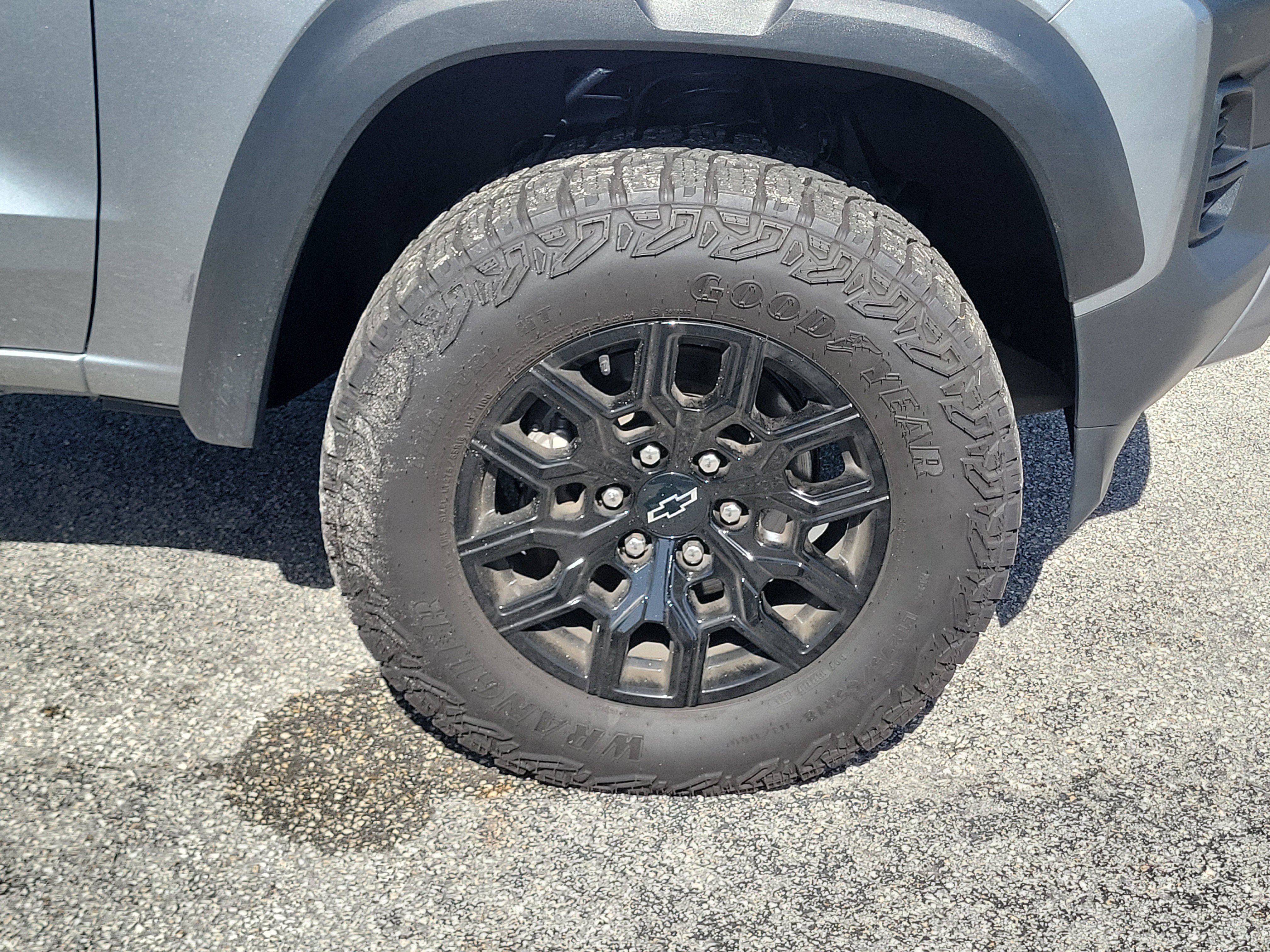 Used 2024 Chevrolet Colorado Trail Boss w/ Technology Package AWD/4WD image 37