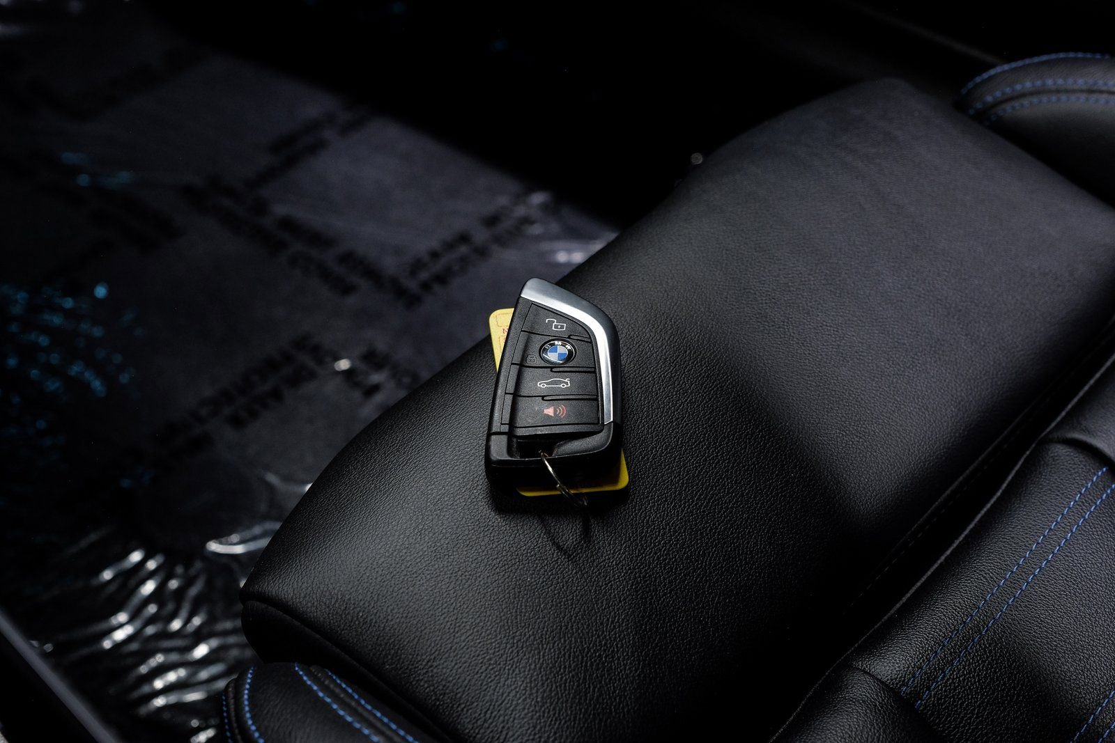 Used 2023 BMW M2 w/ Lighting Package image 60