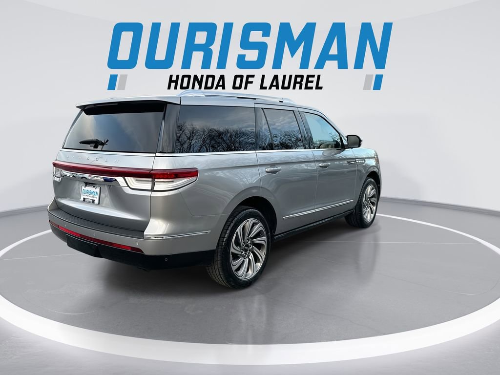 Used 2023 Lincoln Navigator Reserve image 8