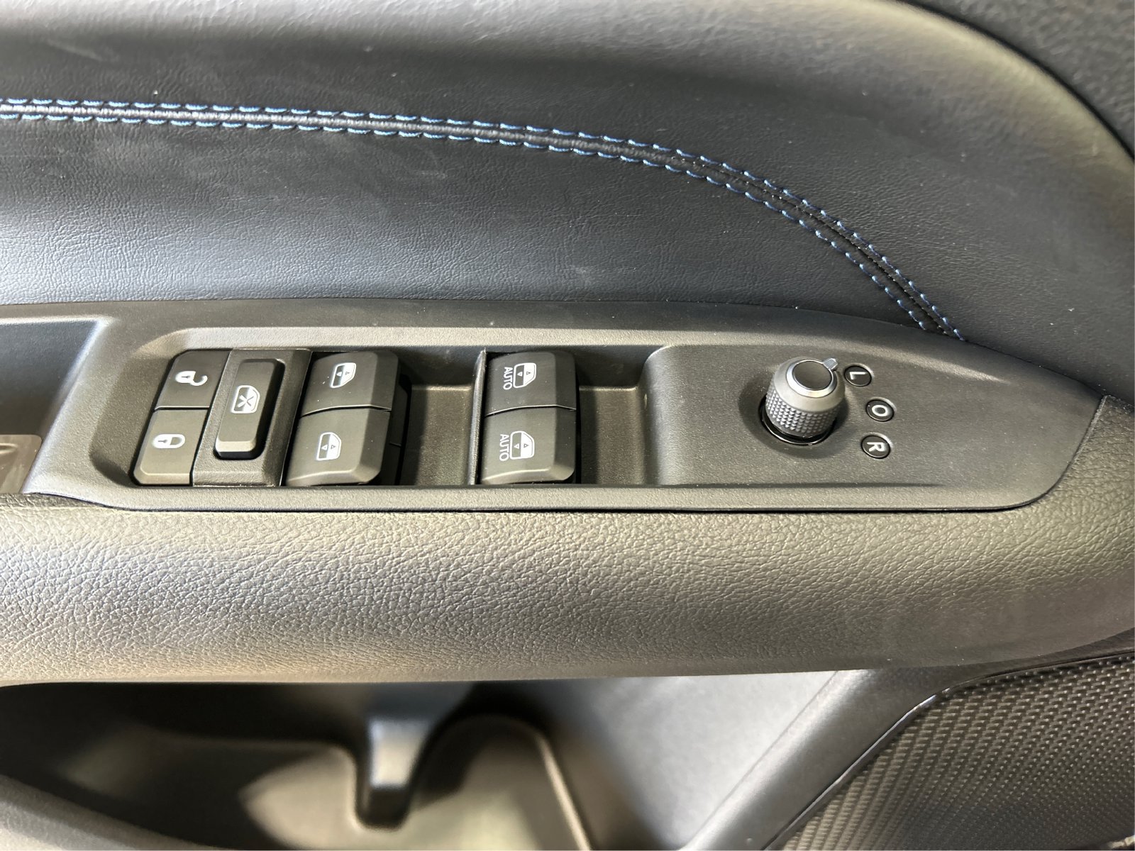 New 2026 Jeep Compass Latitude AWD/4WD image 30