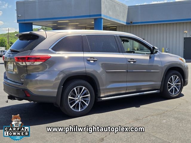 Used 2022 Toyota RAV4 LE FWD image 3