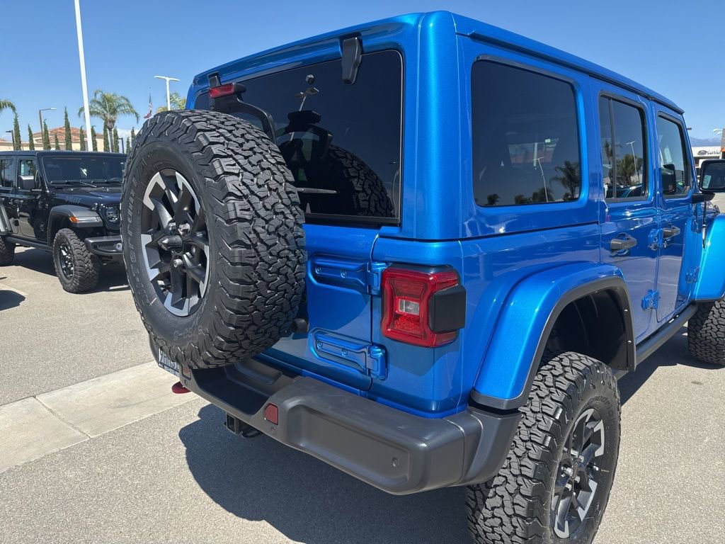 Used 2022 Jeep Wrangler Unlimited Rubicon w/ LED Lighting Group AWD/4WD image 12