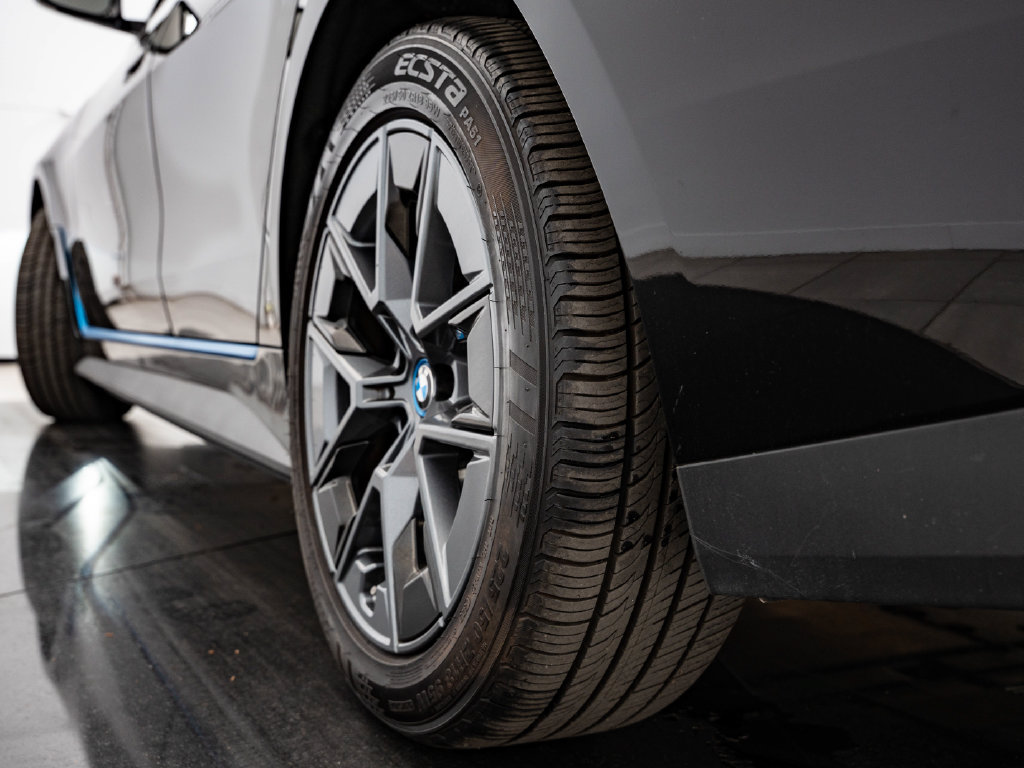 Used 2023 BMW i4 eDrive35 w/ Premium Package RWD image 50