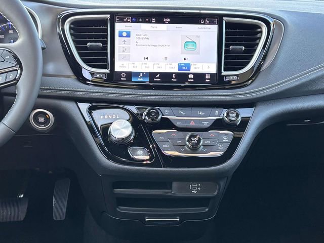 New 2026 Chrysler Pacifica Select w/ S Appearance Package FWD image 14
