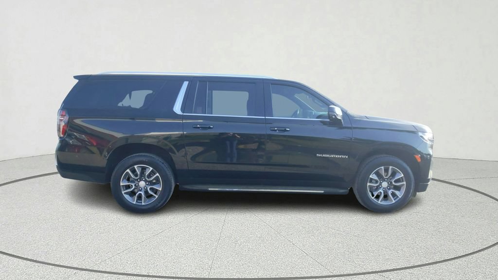 Used 2022 Chevrolet Suburban LT w/ LT Signature Plus Package RWD image 7