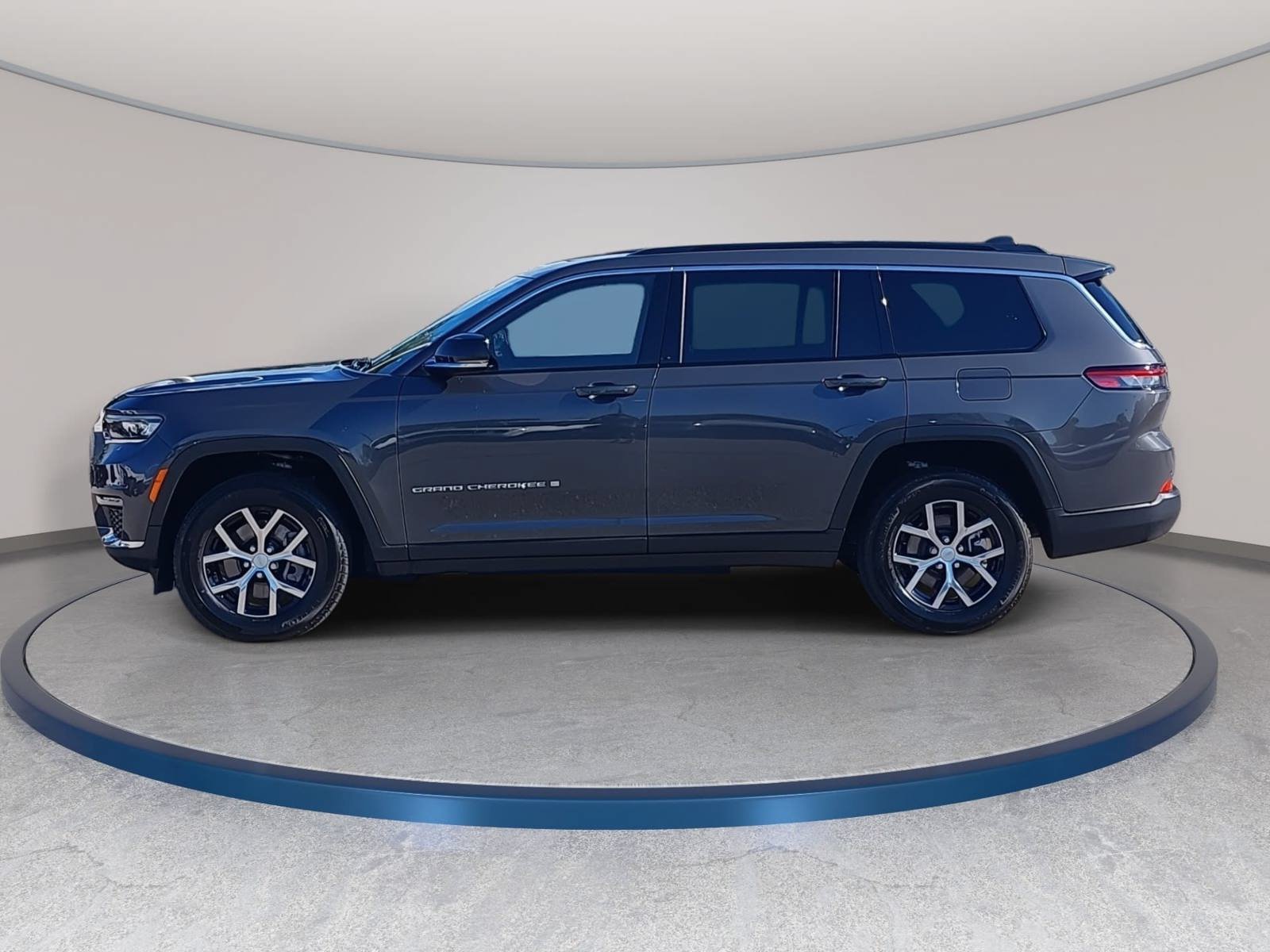 Used 2025 Jeep Grand Cherokee L Limited AWD/4WD image 8