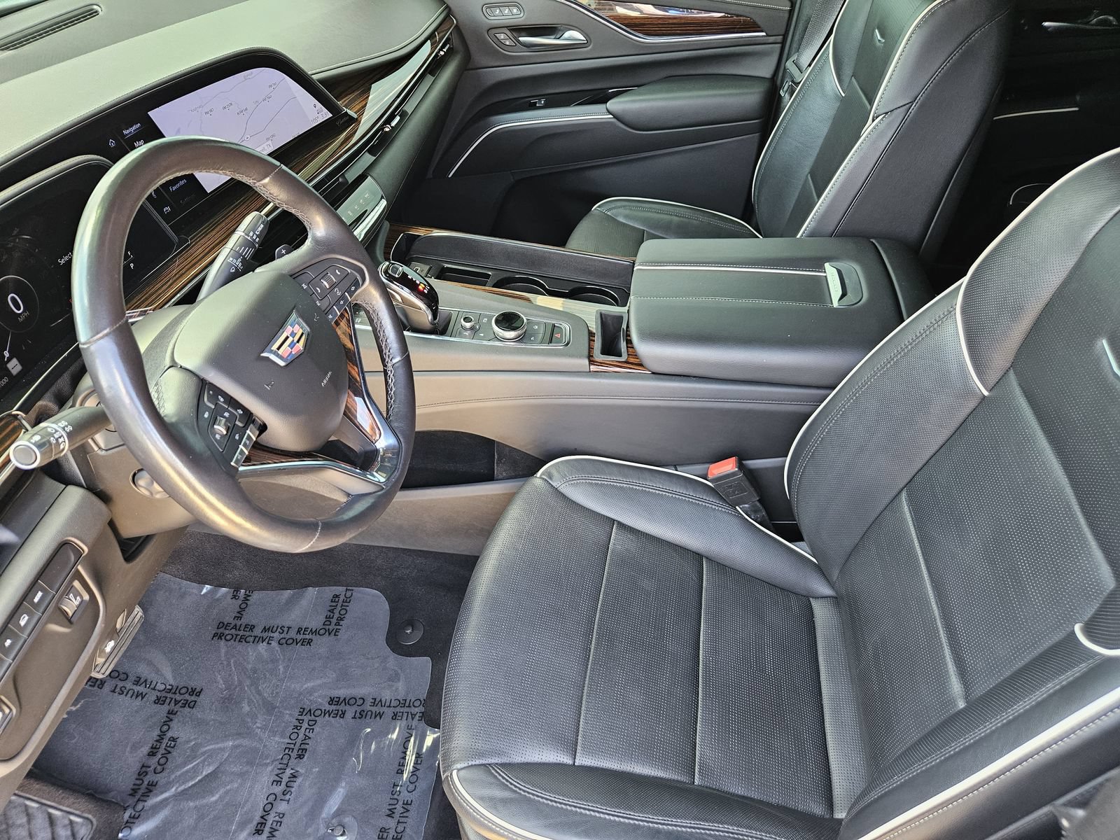 Used 2023 Cadillac Escalade Premium Luxury AWD/4WD image 16