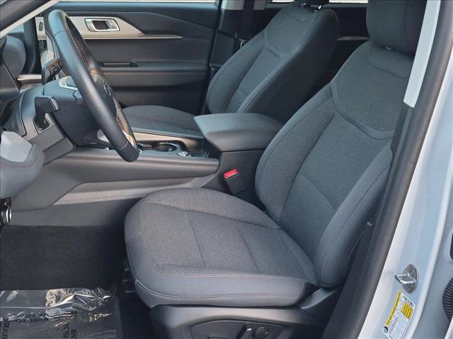 Used 2025 Ford Explorer Active RWD image 16
