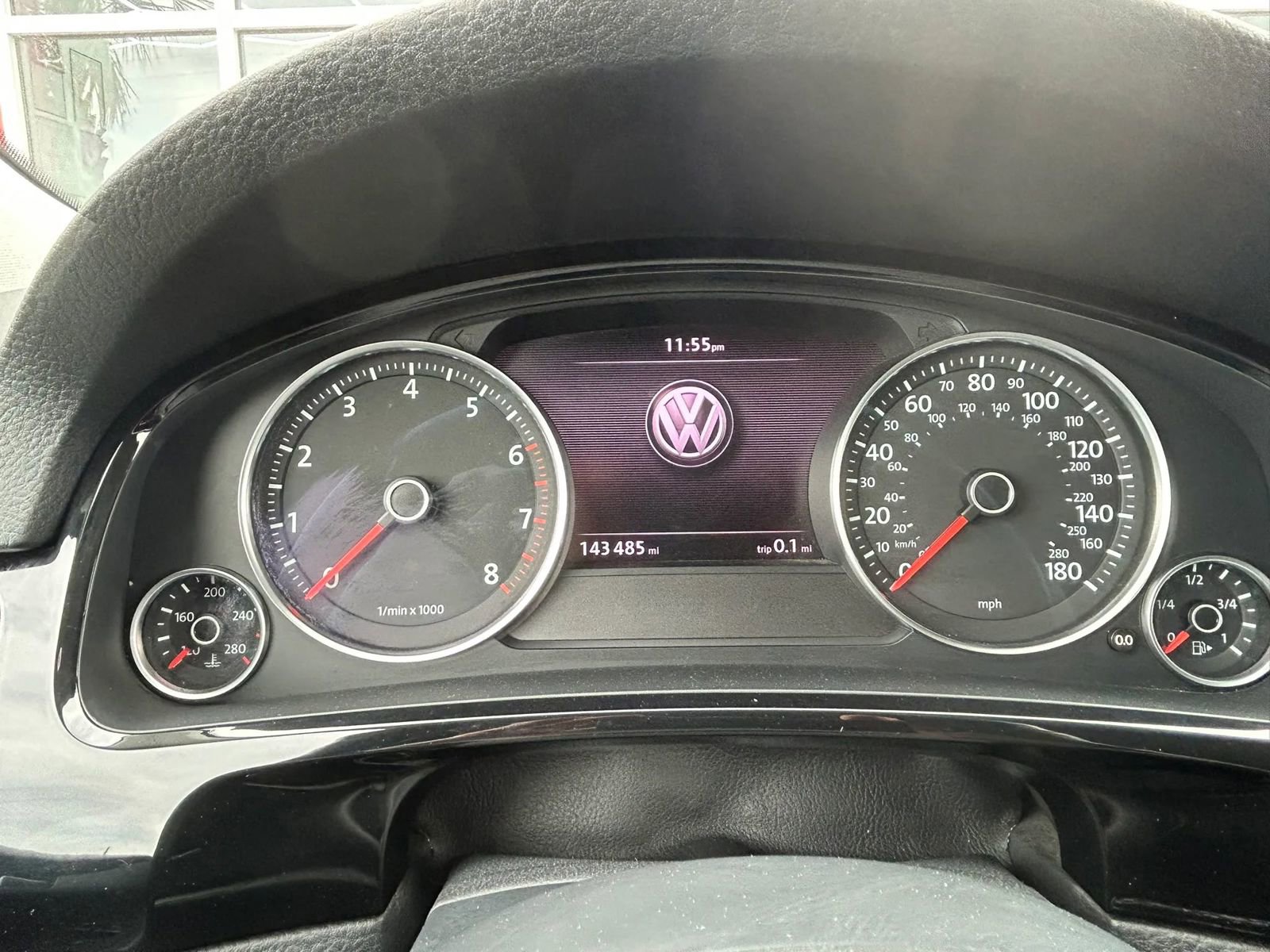 Used 2011 Volkswagen Touareg Sport image 13