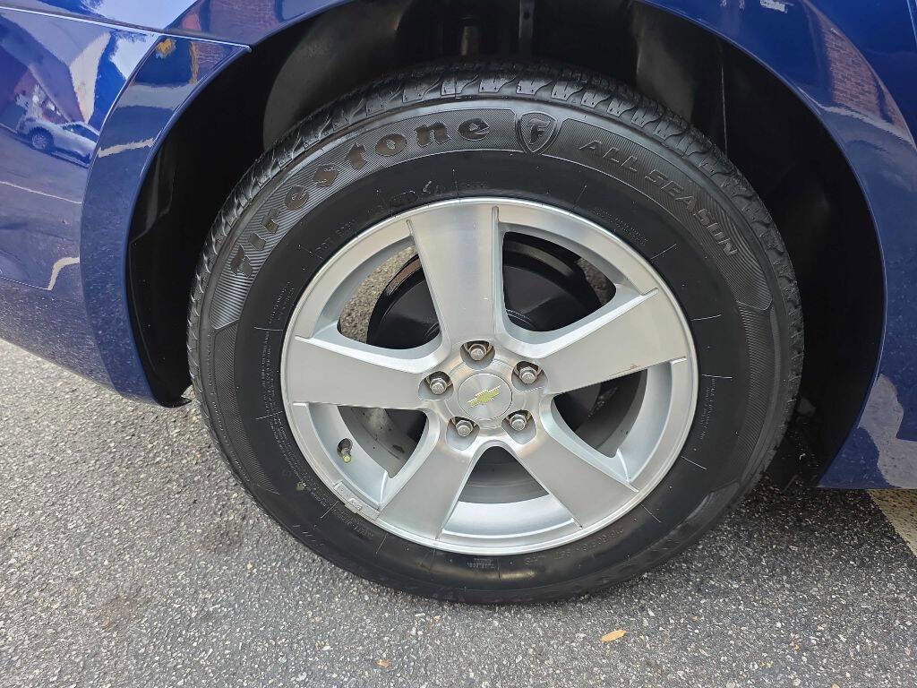 Used 2013 Chevrolet Cruze LT w/ Technology Package image 24