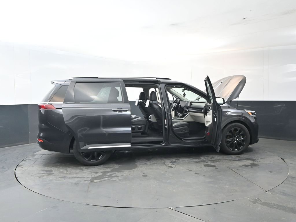 Used 2022 Kia Carnival SX Prestige image 19