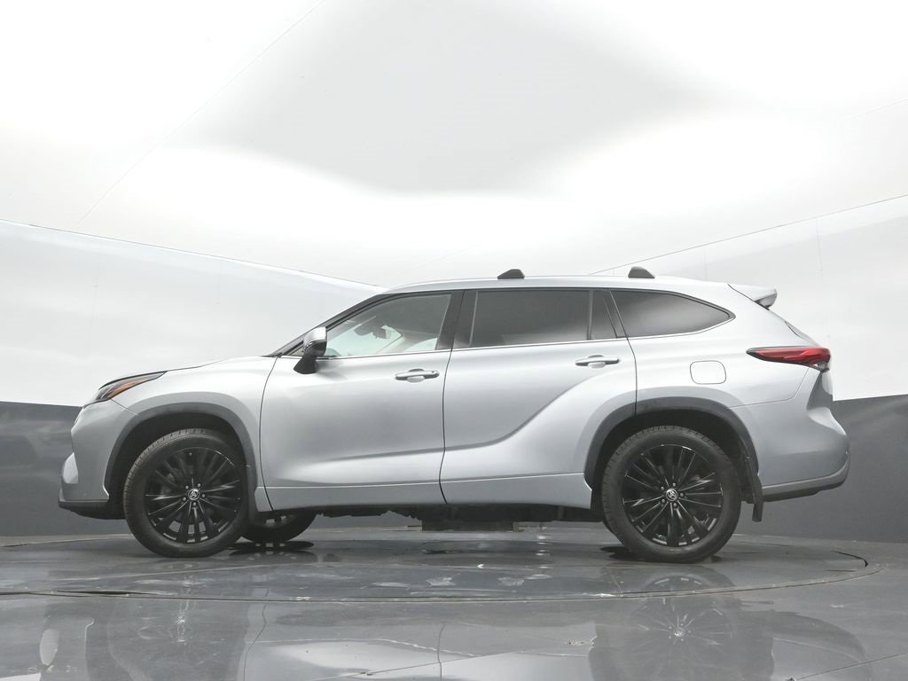Used 2021 Toyota Highlander Platinum image 28
