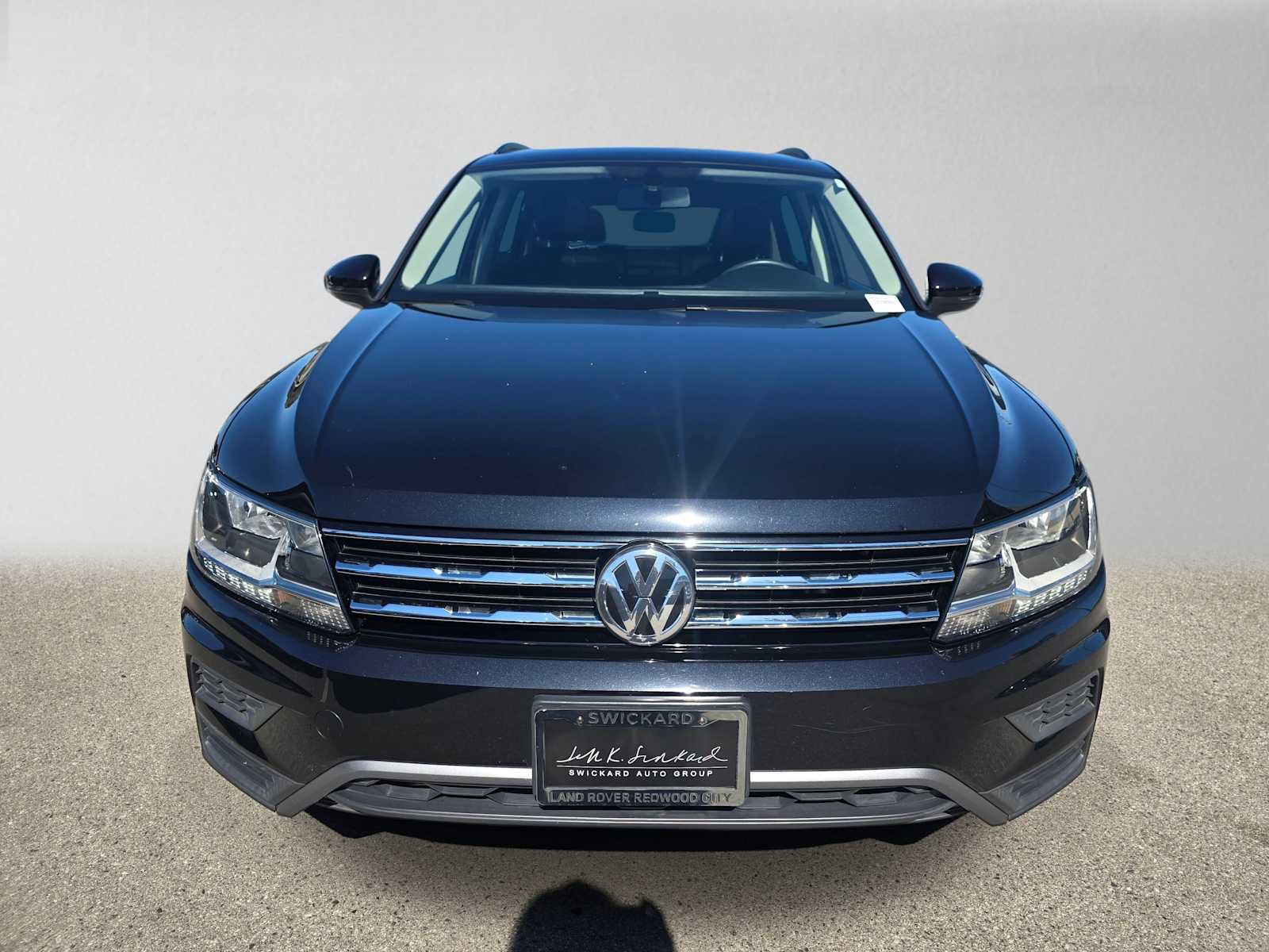 Used 2021 Volkswagen Tiguan SE w/ Panoramic Sunroof Package FWD image 8