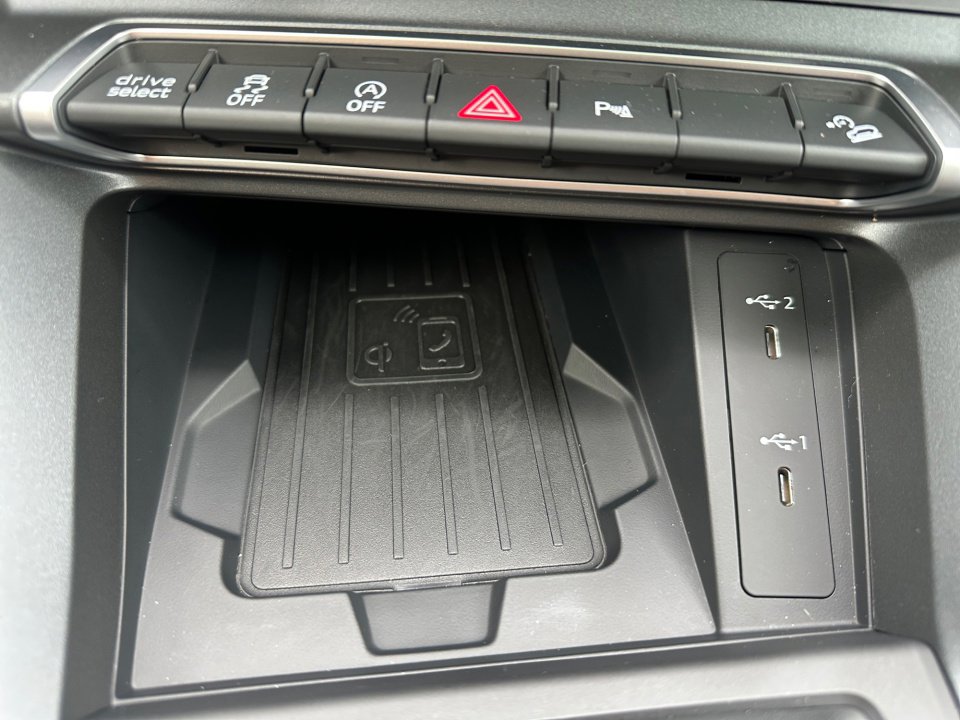 Certified 2025 Audi Q3 2.0T Premium Plus w/ Premium Plus Package image 20