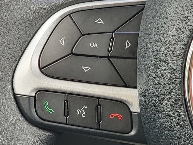 Certified 2023 Jeep Renegade Latitude AWD/4WD image 33