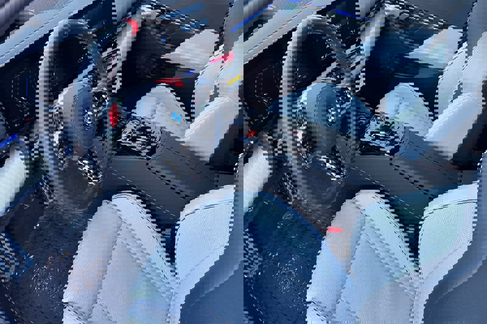 Used 2025 BMW M5 w/ Carbon Package image 11