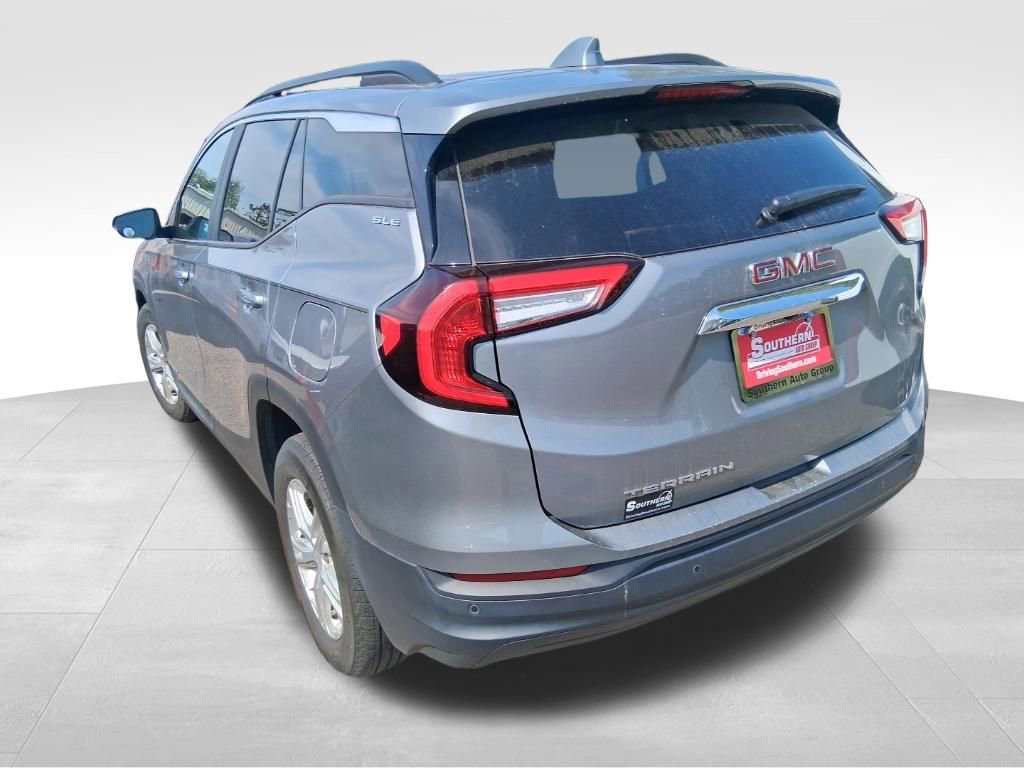 Used 2023 GMC Terrain SLE w/ Driver Convenience Package FWD image 9